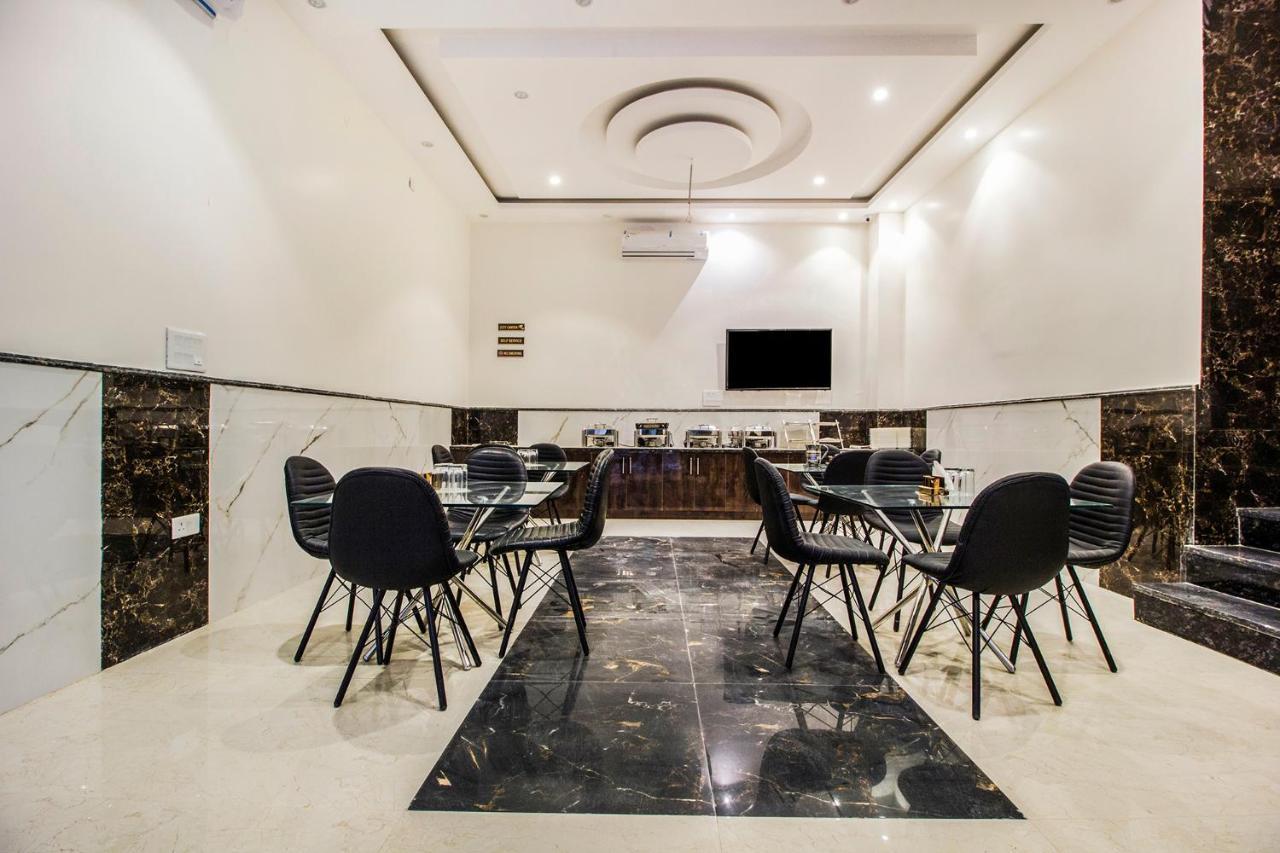 Fabhotel Olivia Suite New Delhi Exteriör bild